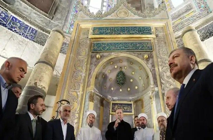 Ərdoğan Ayasofya Kəbir məscidində bayram namazı qılıb