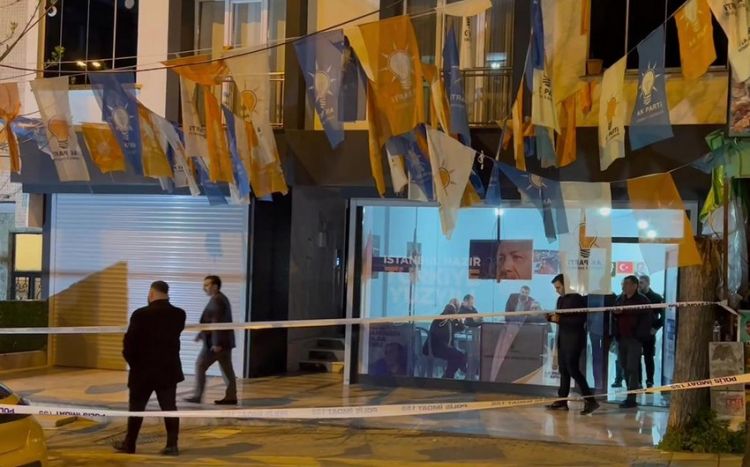 İstanbulda AK Partiyanın bürolarına silahlı hücum olub