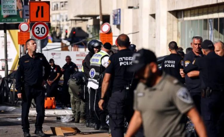 Qüdsdə avtomobil piyadaların üzərinə sürülüb, yaralananlar var