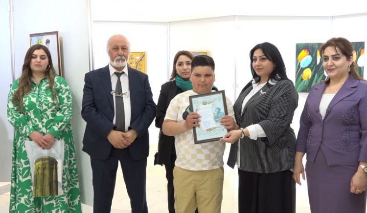 Naxçıvanda istedadlı gəncin fərdi rəsm sərgisi açılıb<font color=red> - VİDEO</font>