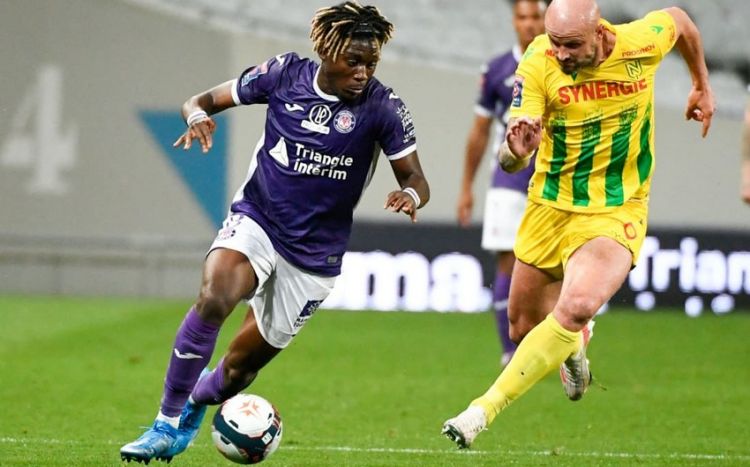 Azarkeşlər Fransa prezidentinə qarşı etiraz aksiyası keçirəcəklər