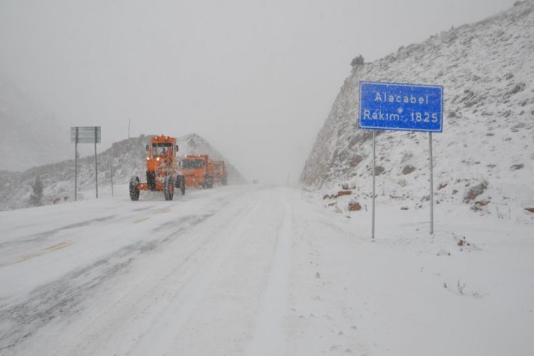 Antalyaya qar yağıb<font color=red> - VİDEO</font>