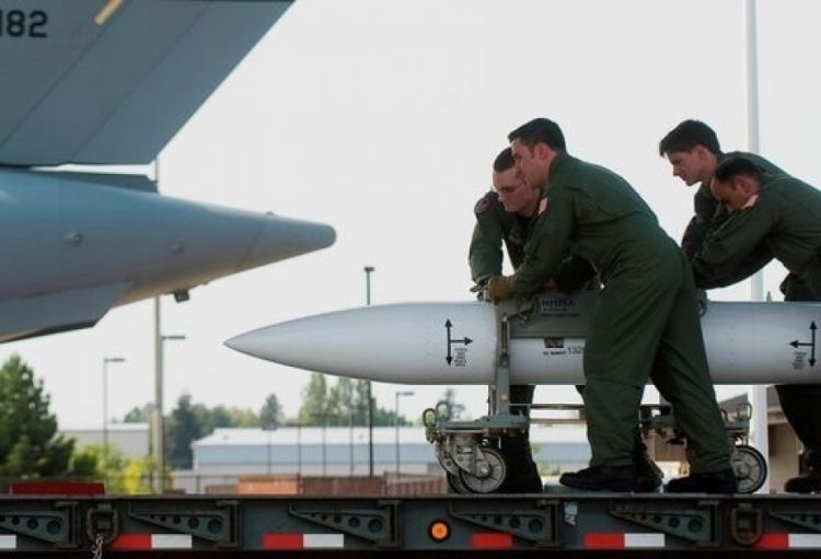 ABŞ hipersəs və strateji silah tədarükü zəncirlərini gücləndirir