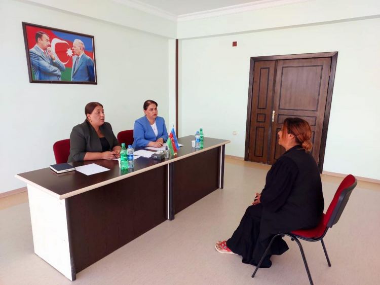 Naxçıvan AQUPDK-nın sədri Ramilə Seyidova Culfada vətəndaşlarla görüşüb