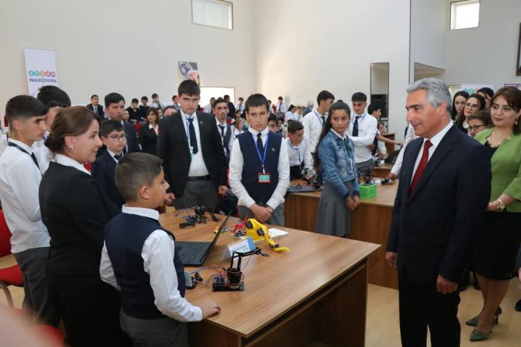 Şagirdlər arasında "Robot qol”-“Leqo Sumo 2023” və “Tullantıdan sənətə” müsabiqələri keçirilib<font color=red> - FOTOLAR</font>