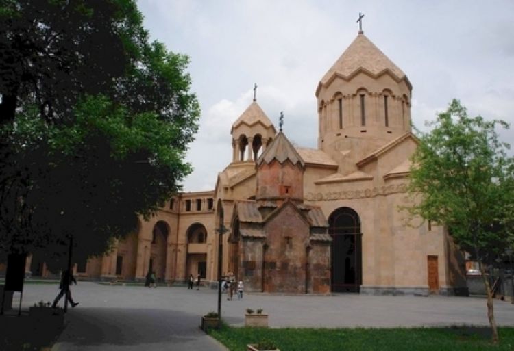 Erməni kilsəsində casusluq qalmaqalı yaşanır