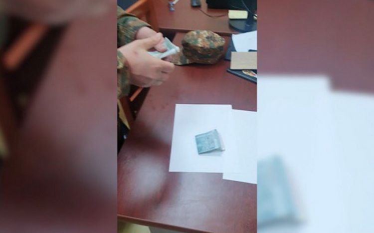 ​​​​​​​Ermənistan Müdafiə Nazirliyinin vəzifəli şəxsi rüşvət alarkən tutulub