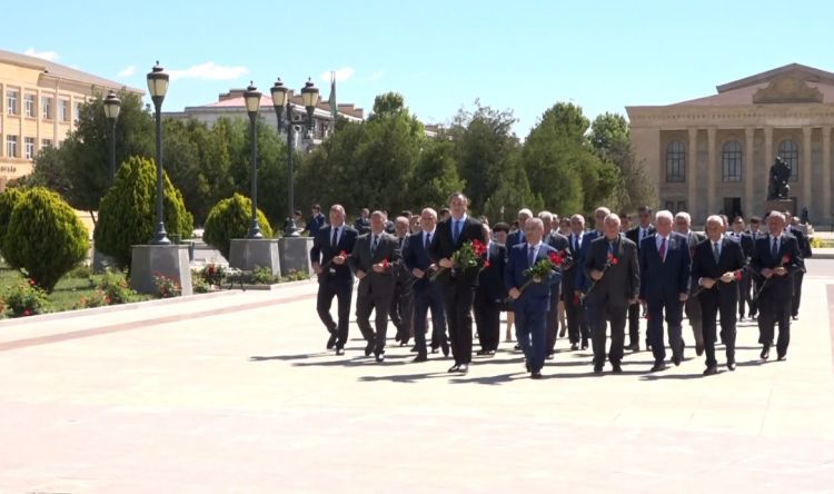 YAP Naxçıvan MR Təşkilatı “Ümummilli lider Heydər Əliyev və Azərbaycan Respublikasında milli siyasi sistemin formalaşması” mövzusunda konfrans təşkil edib<font color=red> - FOTOLAR</font>
