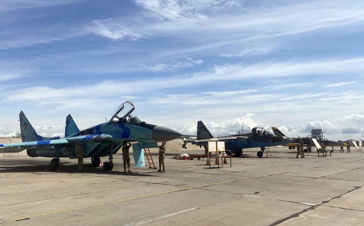 Azərbaycan Ordusunda silah və hərbi texnika yay mövsümündə istismar rejiminə keçirilir<font color=red> - VİDEO</font>