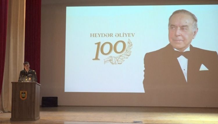 Əlahiddə Ümumqoşun Ordunun  Təlim-Tədris Mərkəzində rəsm sərgisi keçirilib<font color=red> - VİDEO</font>