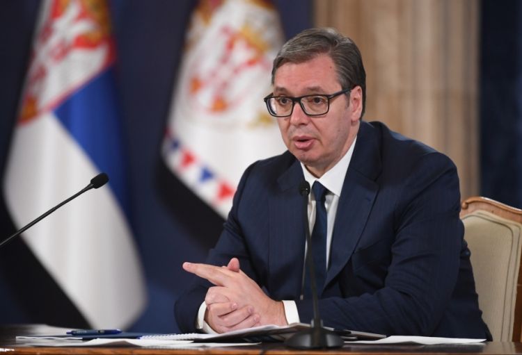 Serbiya Prezidenti vətəndaşları qanunsuz silahlarını polisə təhvil verməyə çağırıb