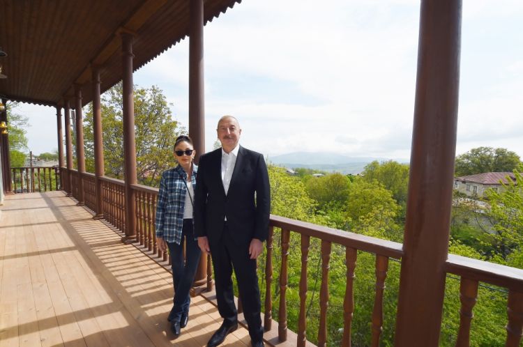 Prezidenti İlham Əliyev və birinci xanım Mehriban Əliyeva Şuşada Mehmandarovların malikanə kompleksinin açılışında iştirak ediblər<font color=red> - FOTOLAR</font>