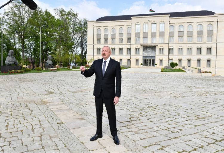 Prezident İlham Əliyev: "Heydər Əliyev amili Azərbaycanı bir çətir kimi qoruyurdu"