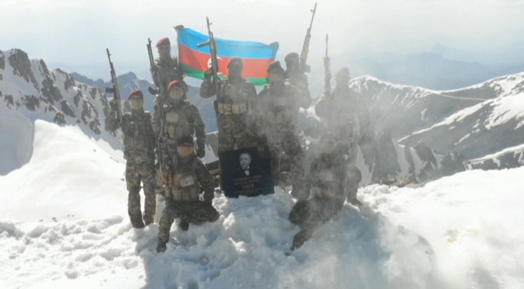 Əlahiddə Ümumqoşun Ordunun Xüsusi Təyinatlıları “Qapıcıq” zirvəsinə yürüş edib<font color=red> - VİDEO</font>