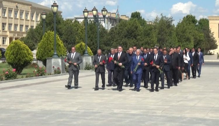 Şahbuz Rayon İcra Hakimiyyətinin kollektivi Heydər Əliyev Muzeyini ziyarət edib<font color=red> - FOTOLAR</font>