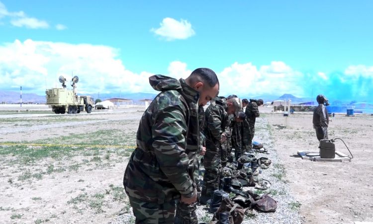 Əlahiddə Ümumqoşun Orduda kimya manqaları ilə toplantı keçirilib<font color=red> - VİDEO</font>