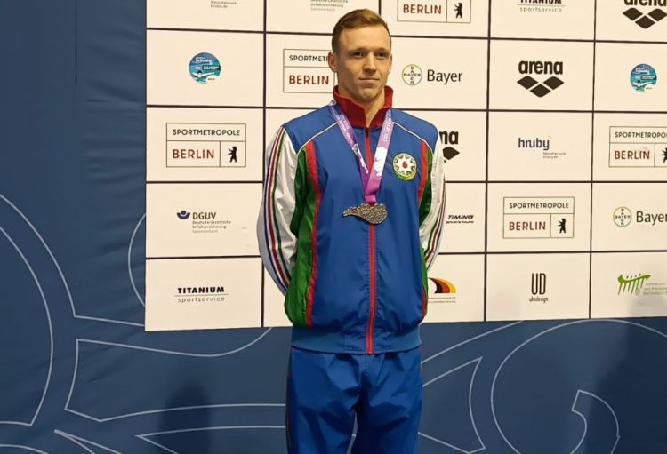 Azərbaycan paraüzgüçüsü dünya çempionatında gümüş medal qazanıb