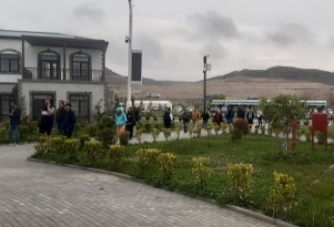 İsveçli səyyahlar Ağalı kəndinə gəliblər<font color=red> - FOTOLAR</font>