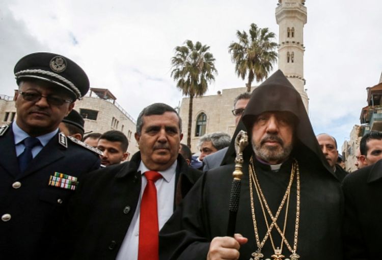 İordaniya və Fələstin dələduzluqda ittiham olunan Qüdsün erməni patriarxını tanımaqdan imtina edib