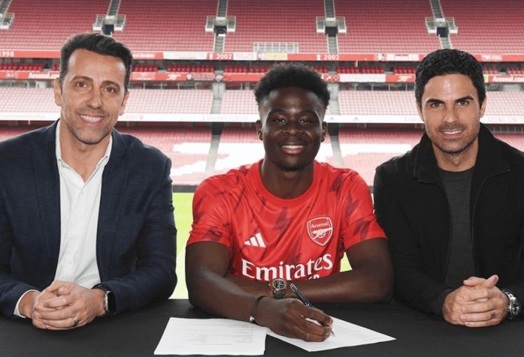 “Arsenal” yarımmüdafiəçisi ilə müqaviləni yeniləyib