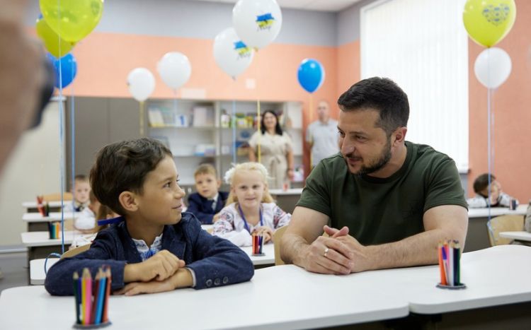 Zelenski iranlılara müraciət edib: “Niyə şər dövlətin tərəfindəsiniz?”