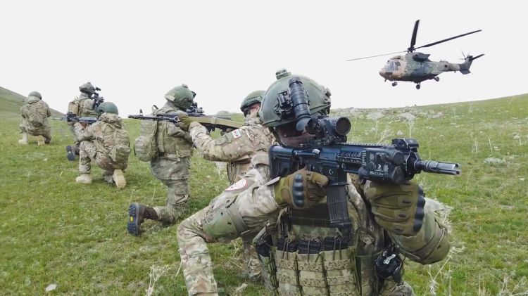 Əlahiddə Ümumqoşun Ordunun hərbi qulluqçuları “Heydər Əliyev-2023” təlimində yüksək peşəkarlıq nümayiş etdiriblər<font color=red> - VİDEO</font>