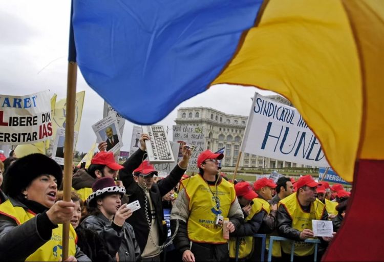 Rumıniyada müəllimlərin tətili üç gündür davam edir