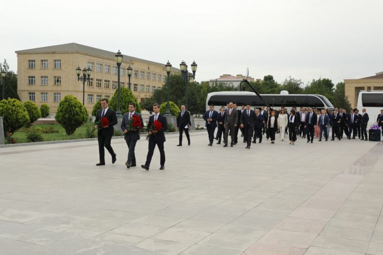 <strong>"Naxçıvanda yeni biznes üfüqləri: sahibkarlıq potensialı və inkişaf perspektivləri" konfransı öz işini başa vurub<font color='red'> - YENİLƏNİB</font><font color=red> - VİDEO</font></strong>