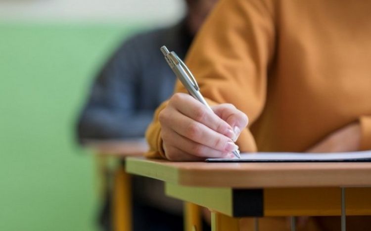 Doktorantura və dissertanturada xarici dil üzrə qəbul imtahanlarının yazı blokuna qoyulan tələblər müəyyənləşib