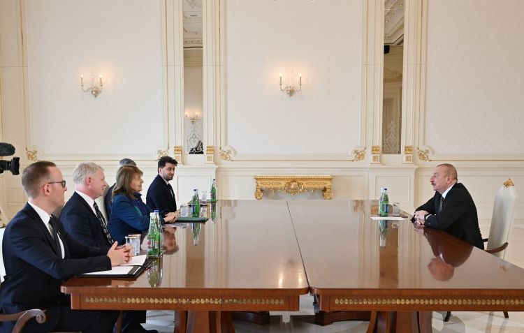 Prezident İlham Əliyev Böyük Britaniya Baş nazirinin Azərbaycan üzrə ticarət elçisini qəbul edib