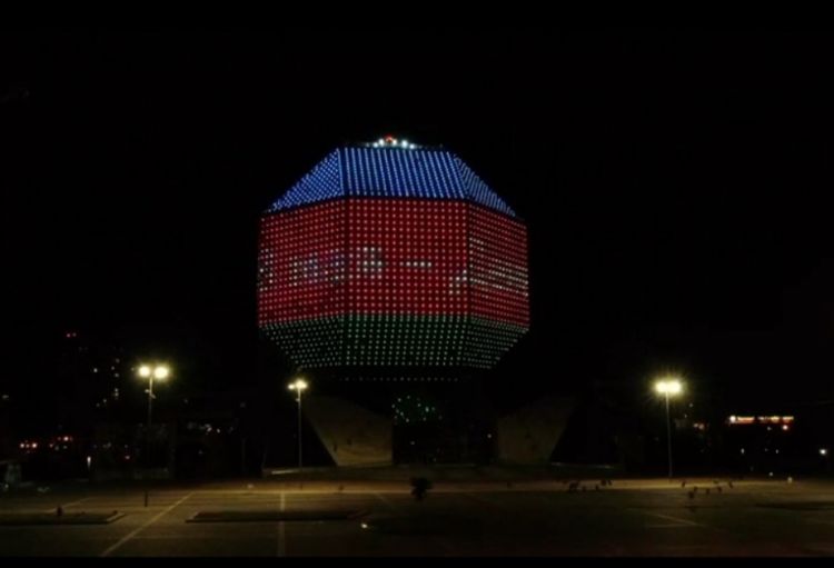 Minskdə Azərbaycanın Dövlət Bayrağı videoproyeksiya edilib 