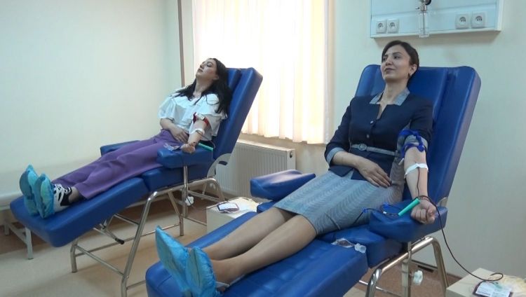 Naxçıvanda könüllü qanvermə aksiyası keçirilib<font color=red> - FOTOLAR</font>