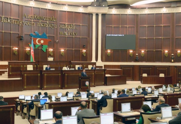 Hesabat ilində qeyri-neft sektoruna yönəldilmiş vəsaitin həcmində 13,6 faiz artım qeydə alınıb