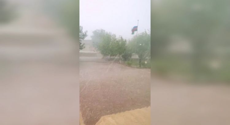 Nehrəmə güclü leysan və dolu yağır<font color=red> - VİDEO</font>