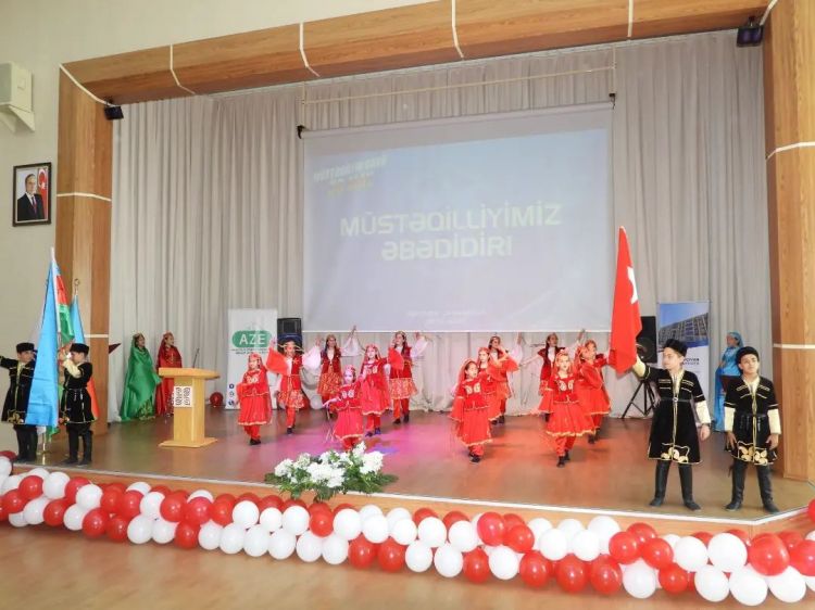 "Naxçıvan" Universitetində “Müstəqilliyimiz əbədidir!” adlı tədbir keçirilib<font color=red> - FOTOLAR</font>