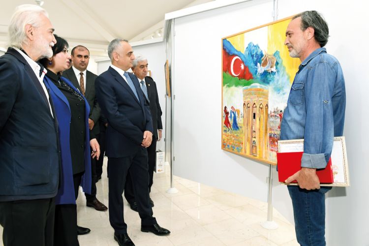 “Naxçıvan – bəşəriyyətin beşiyi” VI Beynəlxalq Rəsm Festivalı iştirakçılarının əsərlərindən ibarət sərgi açılıb<font color=red> - FOTOLAR</font>