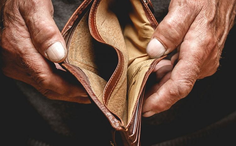 Son 11 ildə İranın 11 milyon vətəndaşı yoxsullaşıb