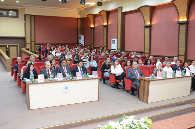 Naxçıvanda Beynəlxalq Apiterapiya və Təbiət konqresi keçirilib<font color=red> - FOTOLAR</font>