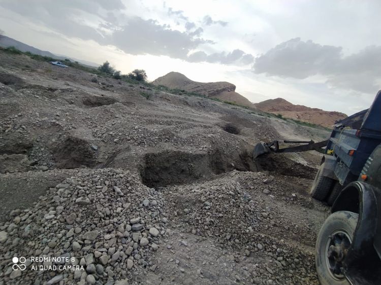 Qanunsuz qum-çınqıl daşıyan Culfa rayon sakini saxlanılıb<font color=red> - FOTOLAR</font>
