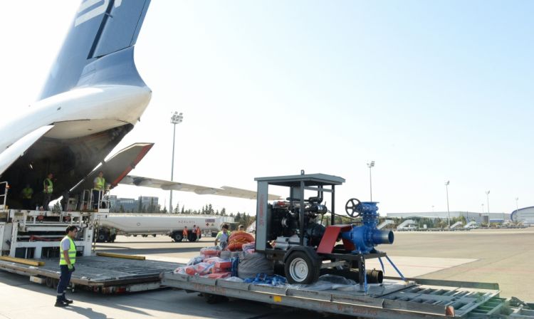 Azərbaycandan Ukraynaya növbəti humanitar yardım yola salınıb<font color=red> - FOTOLAR</font>