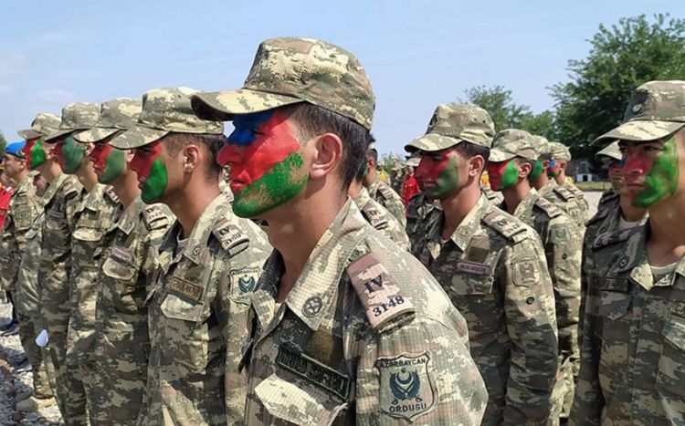 Növbəti "Komando başlanğıc kursu"nun buraxılış mərasimi keçirilib<font color=red> - FOTOLAR</font>