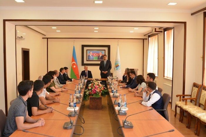 Vergi olimpiadasında fərqlənən tələbələr mükafatlandırılıb<font color=red> - FOTOLAR</font>