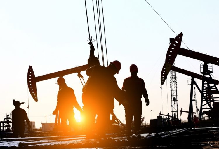 Dünya birjalarında neft ucuzlaşıb