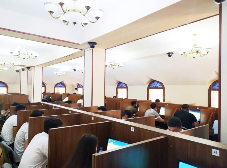 Naxçıvanda dövlət orqanlarında inzibati vəzifələrin tutulması üçün  test imtahanları keçirilir