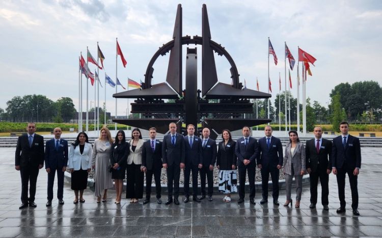 Azərbaycan dövlət orqanlarının rəsmiləri Brüsseldə NATO-nun dezinformasiyaya qarşı təcrübəsini öyrənirlər