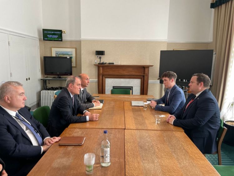 Azərbaycanın xarici işlər naziri Britaniyada bir sıra görüşlər keçirib