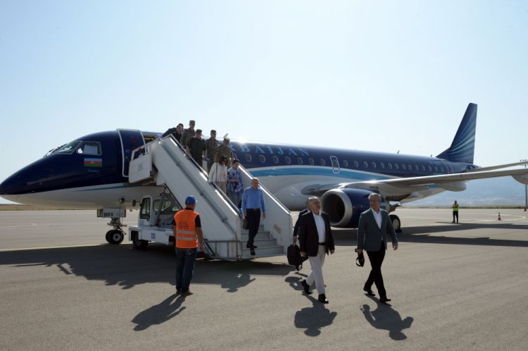 Xarici diplomatlar Laçın şəhərinə yola düşüblər