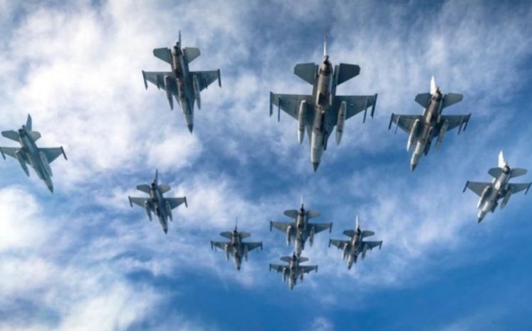 Ukraynalı hərbçilərin F-16 qırıcı təyyarələri ilə təlimləri başlayıb