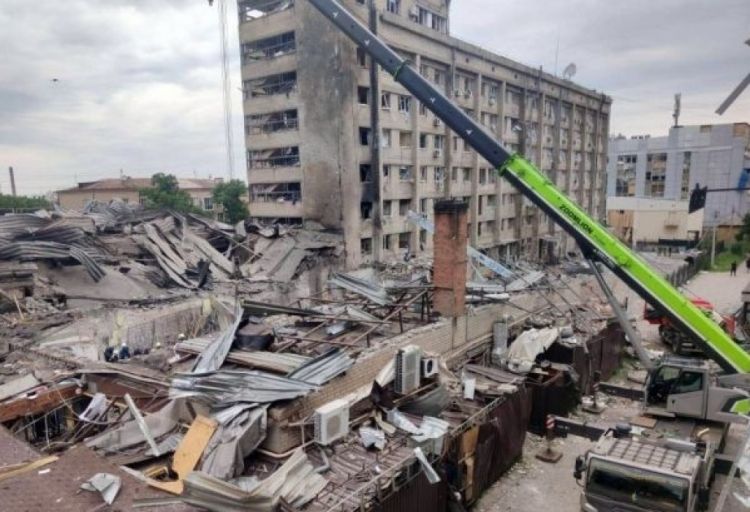 Kramatorsk şəhərində kafenin raketlə vurulması nəticəsində ölənlərin sayı 11-ə çatıb