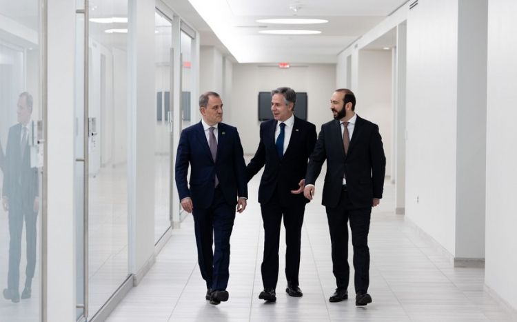 Blinkenin Azərbaycan və Ermənistanın xarici işlər nazirləri ilə ayrı-ayrılıqda görüşləri olub